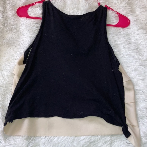 ✨ Host Pick ✨🖤Cream and Black Crop Top - Picture 3 of 3